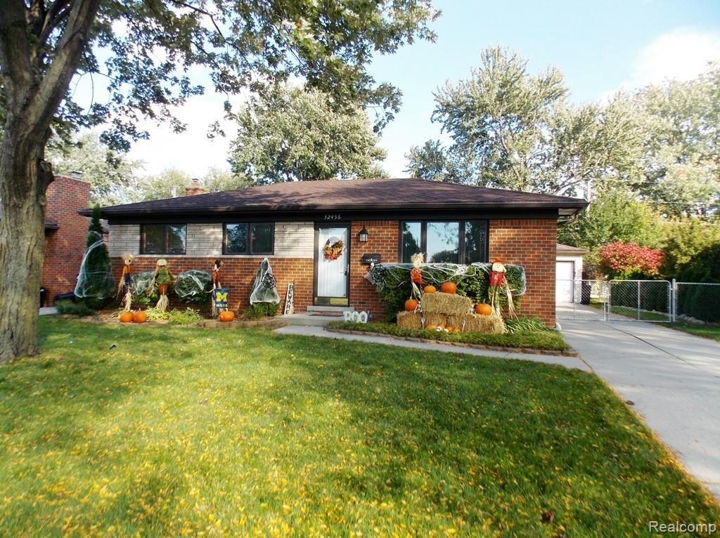 32456 Ridgefield Avenue Warren, MI 48088 - Photo 1 of 41 RIDGFIELD.jpg