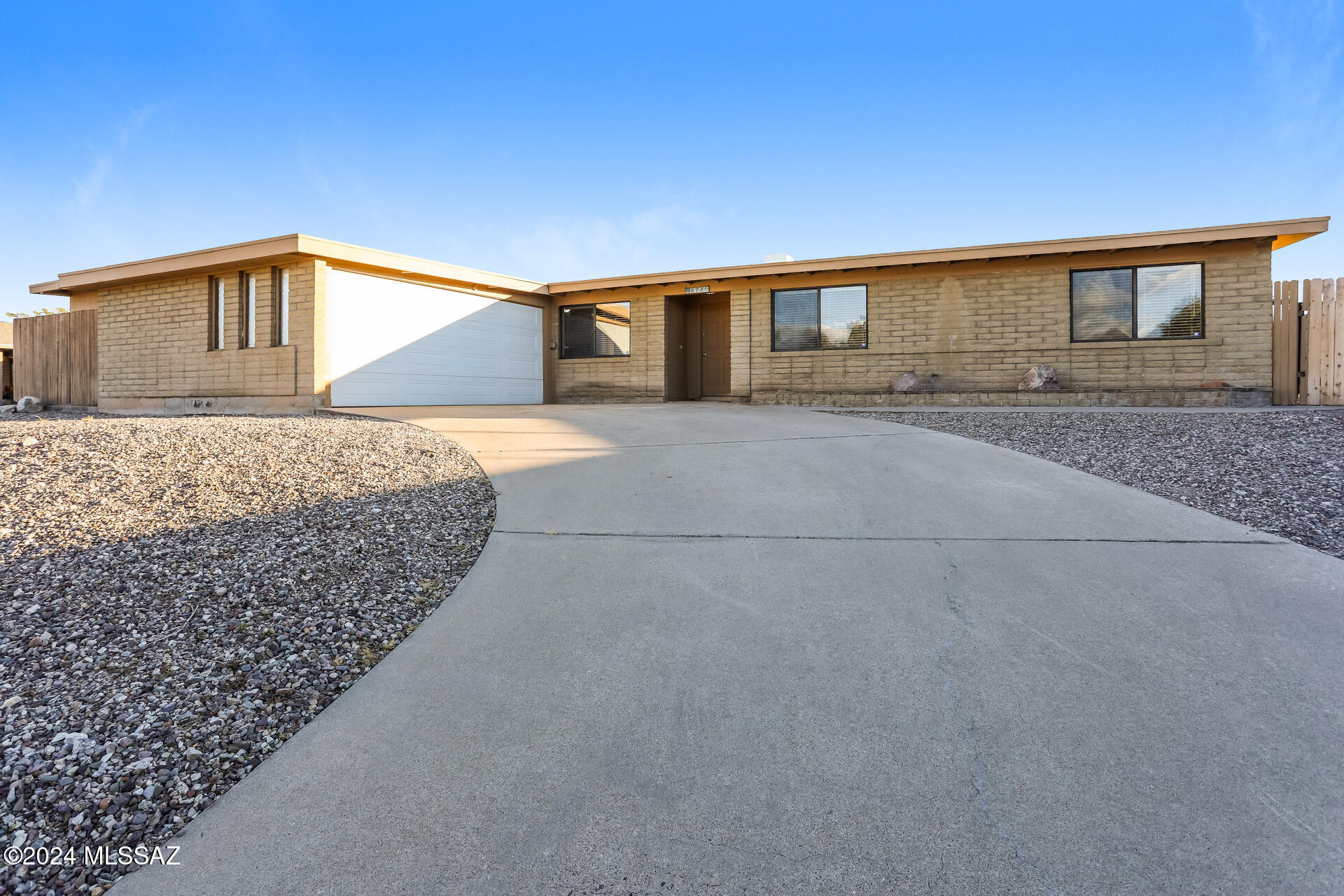 9740 East 3rd Street Tucson, AZ 85748 - Photo 2 of 26
