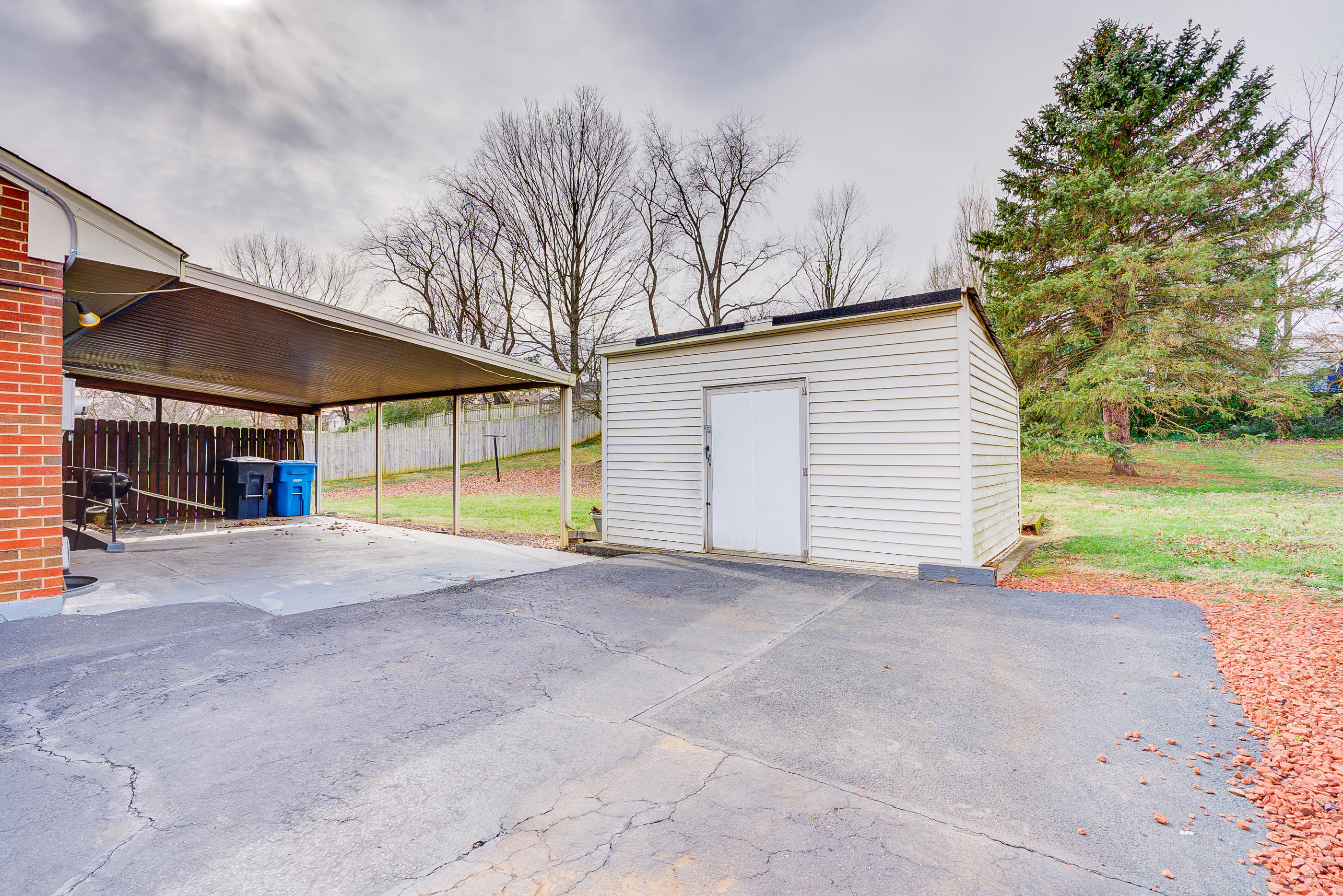 4802 Florist Road Roanoke, VA 24012 - Photo 22 of 25 31