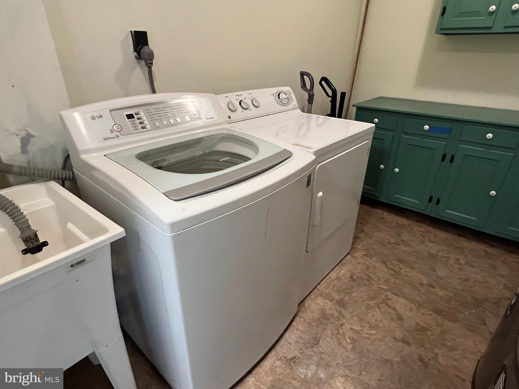 30 Louise Court Rising Sun, MD 21911 - Photo 16 of 33 Washer and dryer convey