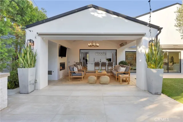 $3,499,000 | 6712 Morning Tide Drive, Huntington Beach, CA 92648