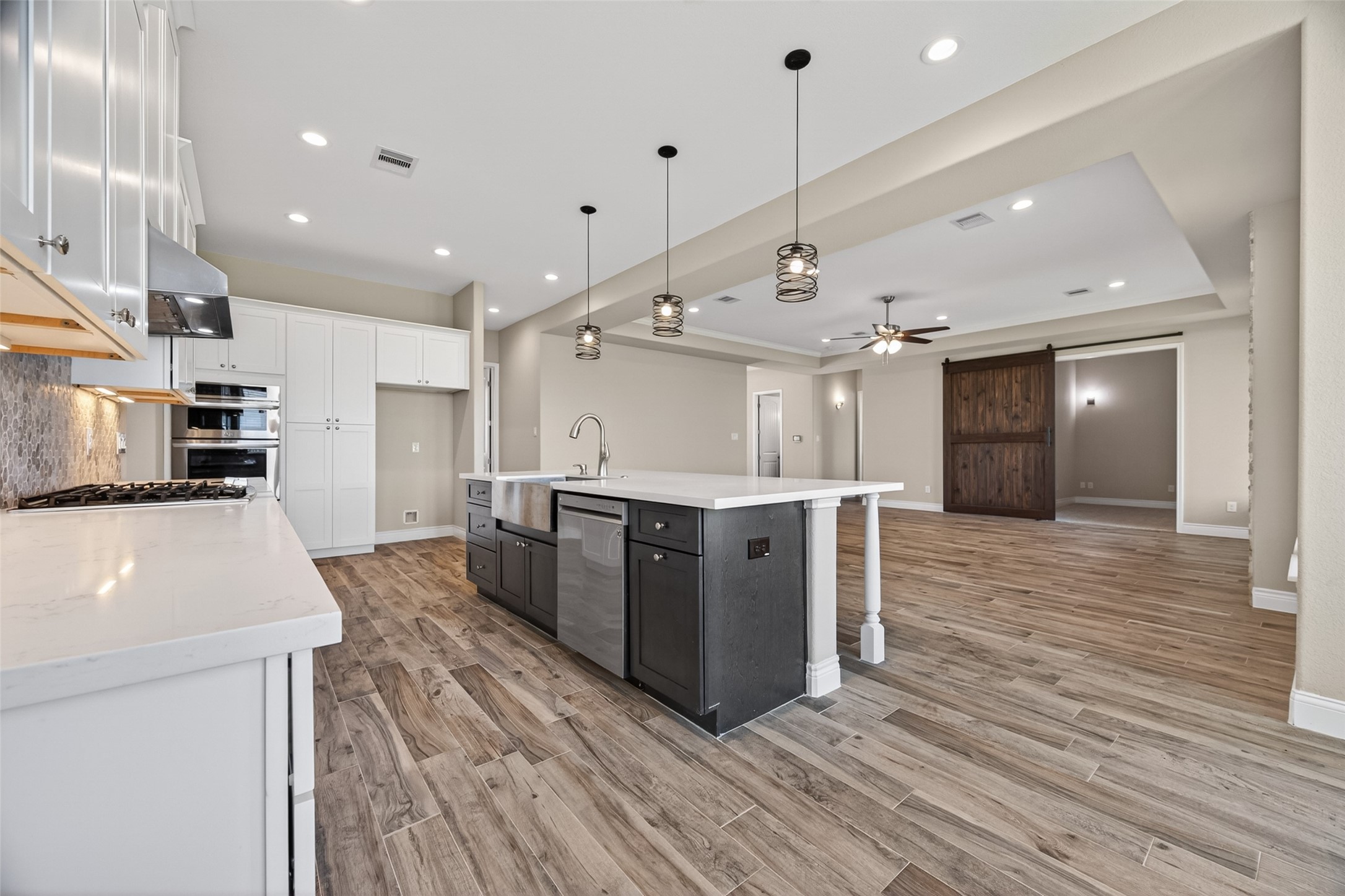 803 Lily Lane Rosharon, TX 77583 - Photo 18 of 36 Dining room view of kitchen and living room