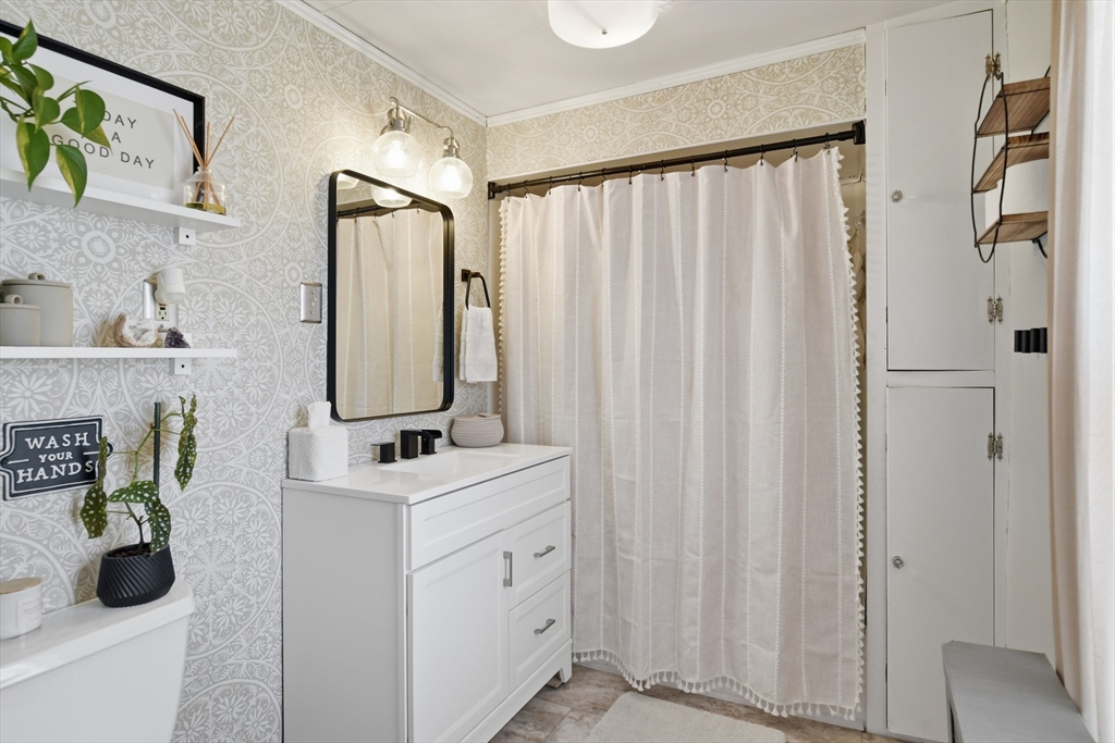 53 Chestnut Street Ware, MA 01082 - Photo 36 of 42