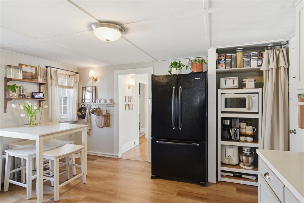 53 Chestnut Street Ware, MA 01082 - Photo 8 of 42