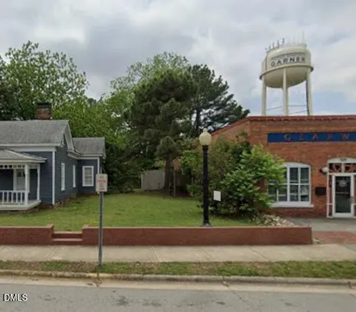 a view of a house with a entertaining space
