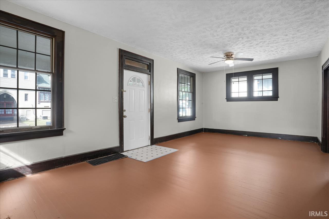 813 Jefferson Avenue Evansville, IN 47713 - Photo 4 of 16