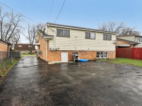 $309,900 | 12219 South Avers Avenue, Alsip, IL 60803