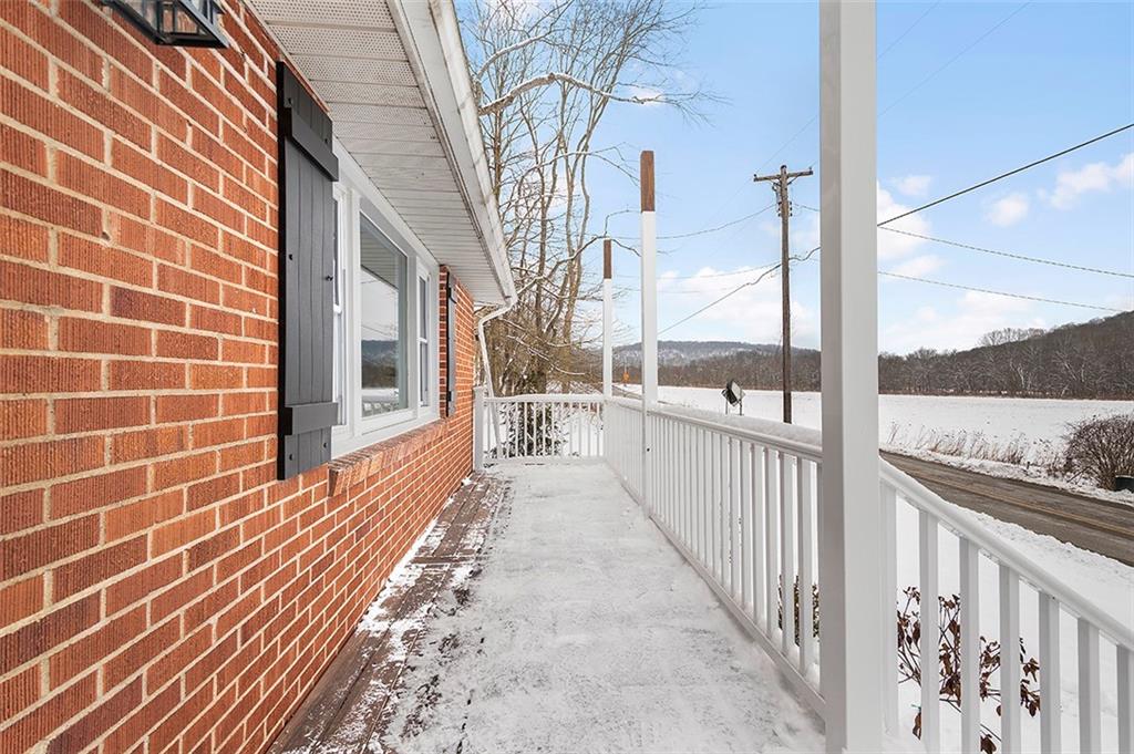228 Independence Road Aliquippa, PA 15001 - Photo 3 of 25 Gallery Image 3