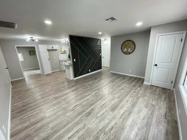 $140,000 | 2050 South Grove Street, Wichita, KS 67211