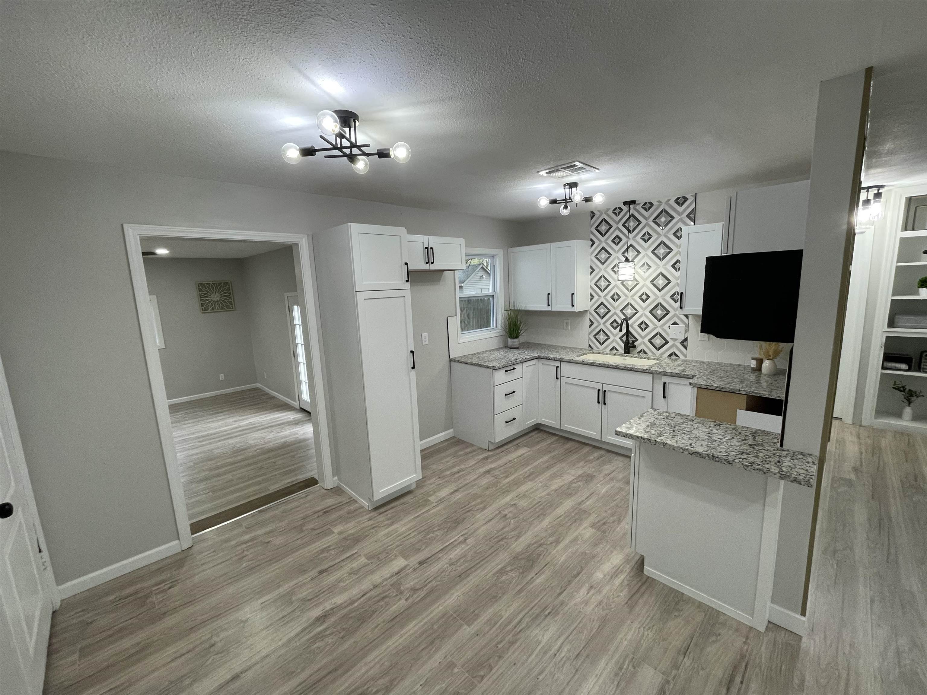 2050 South Grove Street Wichita, KS 67211 - Photo 7 of 23