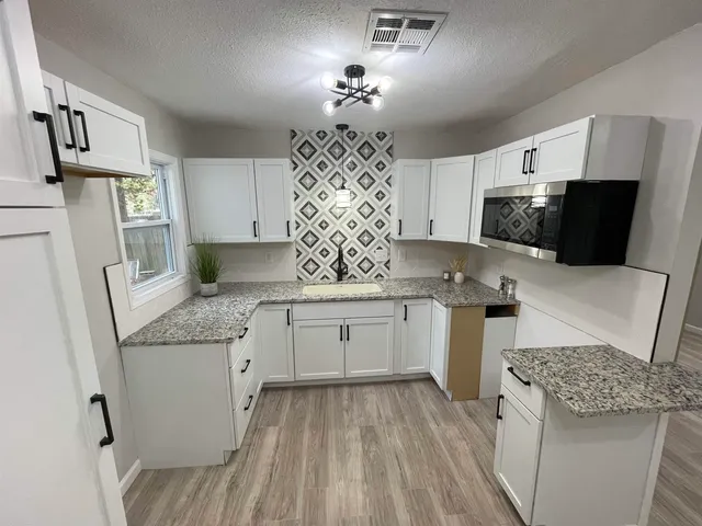 $140,000 | 2050 South Grove Street, Wichita, KS 67211