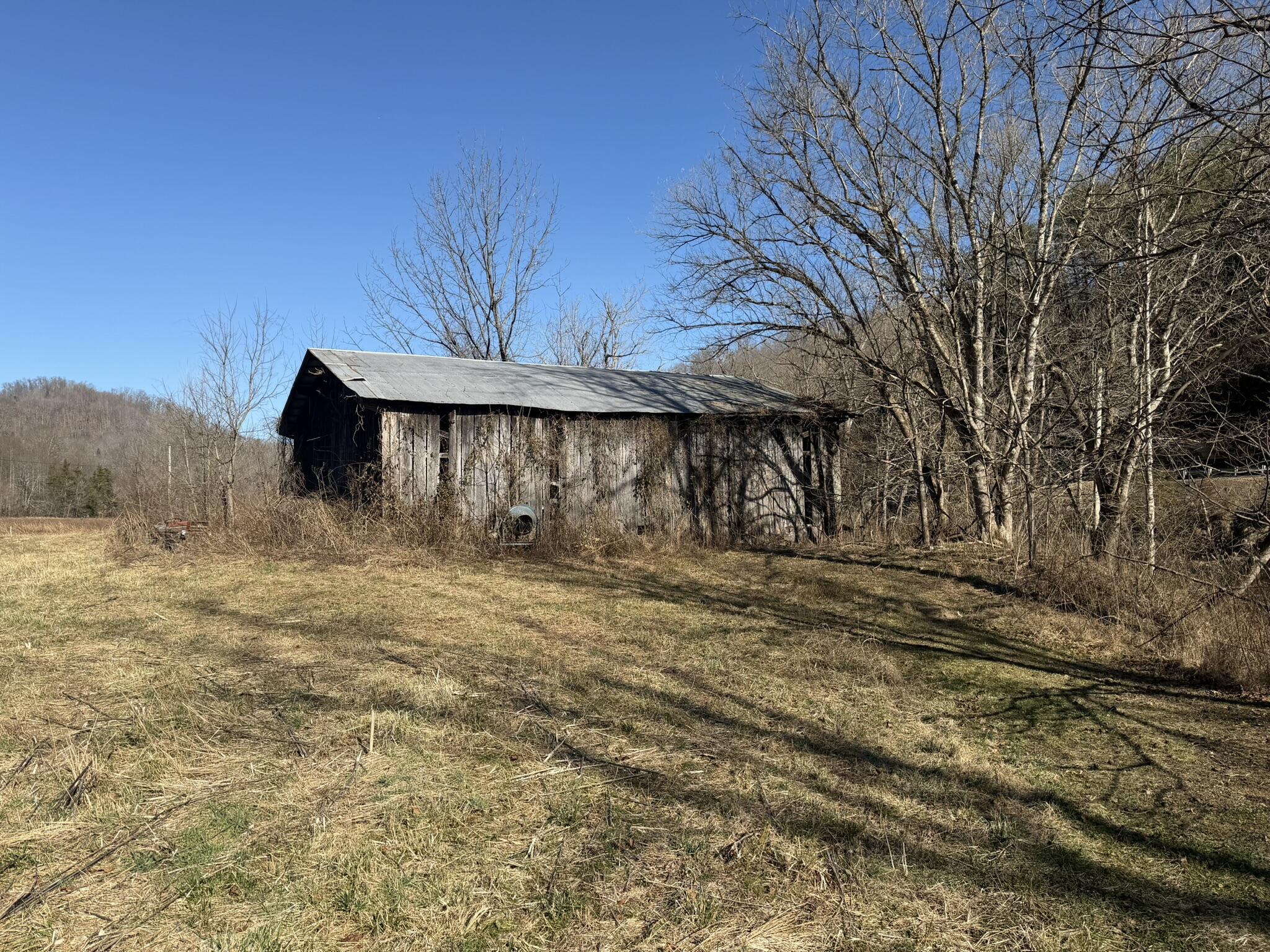 91 Quinton Callahan Road Booneville, KY 41314 - Photo 8 of 39 This is the barn closest to the home!
