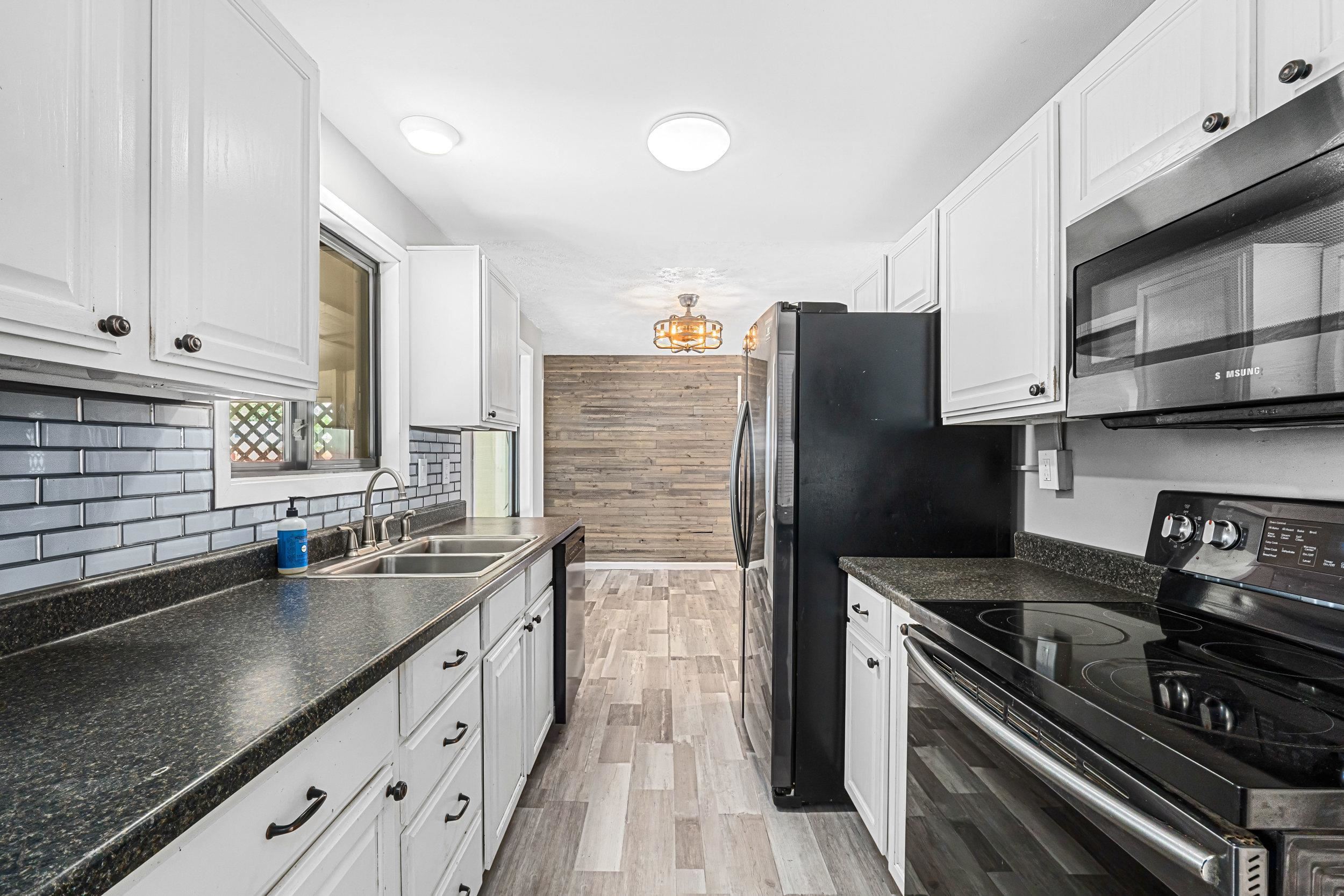 412 East Cozza Drive Spokane, WA 99208 - Photo 8 of 39