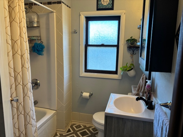 815 North 2nd Street Rochelle, IL 61068 - Photo 40 of 52 a bathroom with a sink toilet and shower