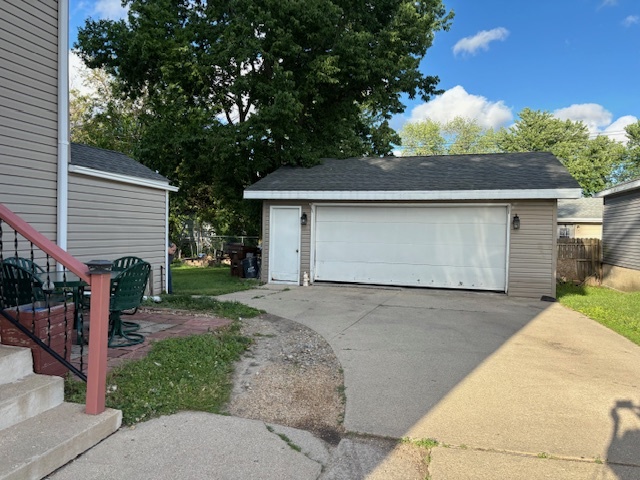 815 North 2nd Street Rochelle, IL 61068 - Photo 49 of 52 a front view of a house with garden