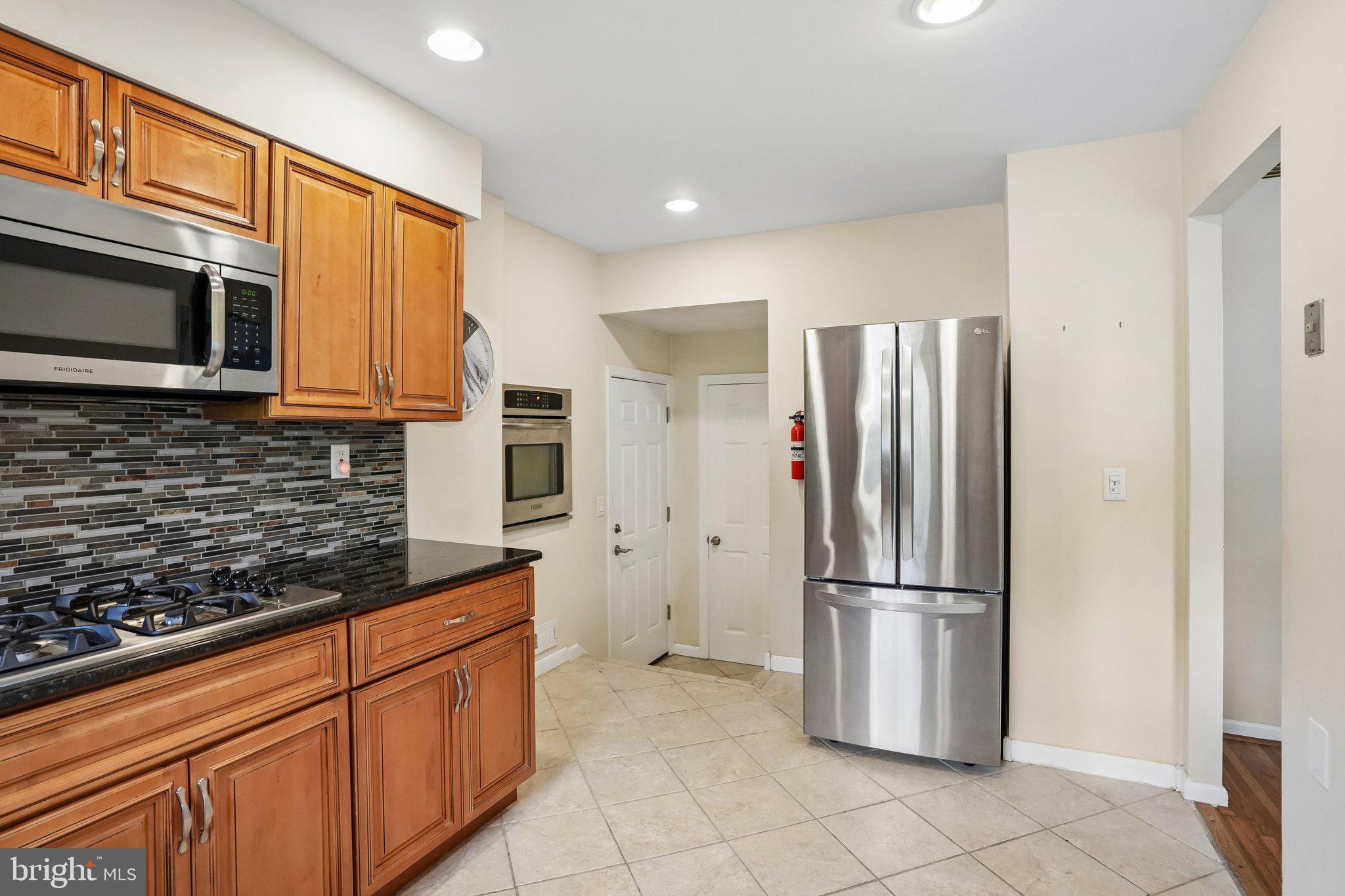 203 Covered Bridge Road Cherry Hill, NJ 08034 - Photo 12 of 30 Kitchen