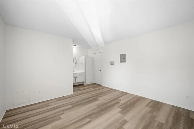 $1,900 | 1111 East Lexington Drive, Unit 203, Glendale, CA 91206