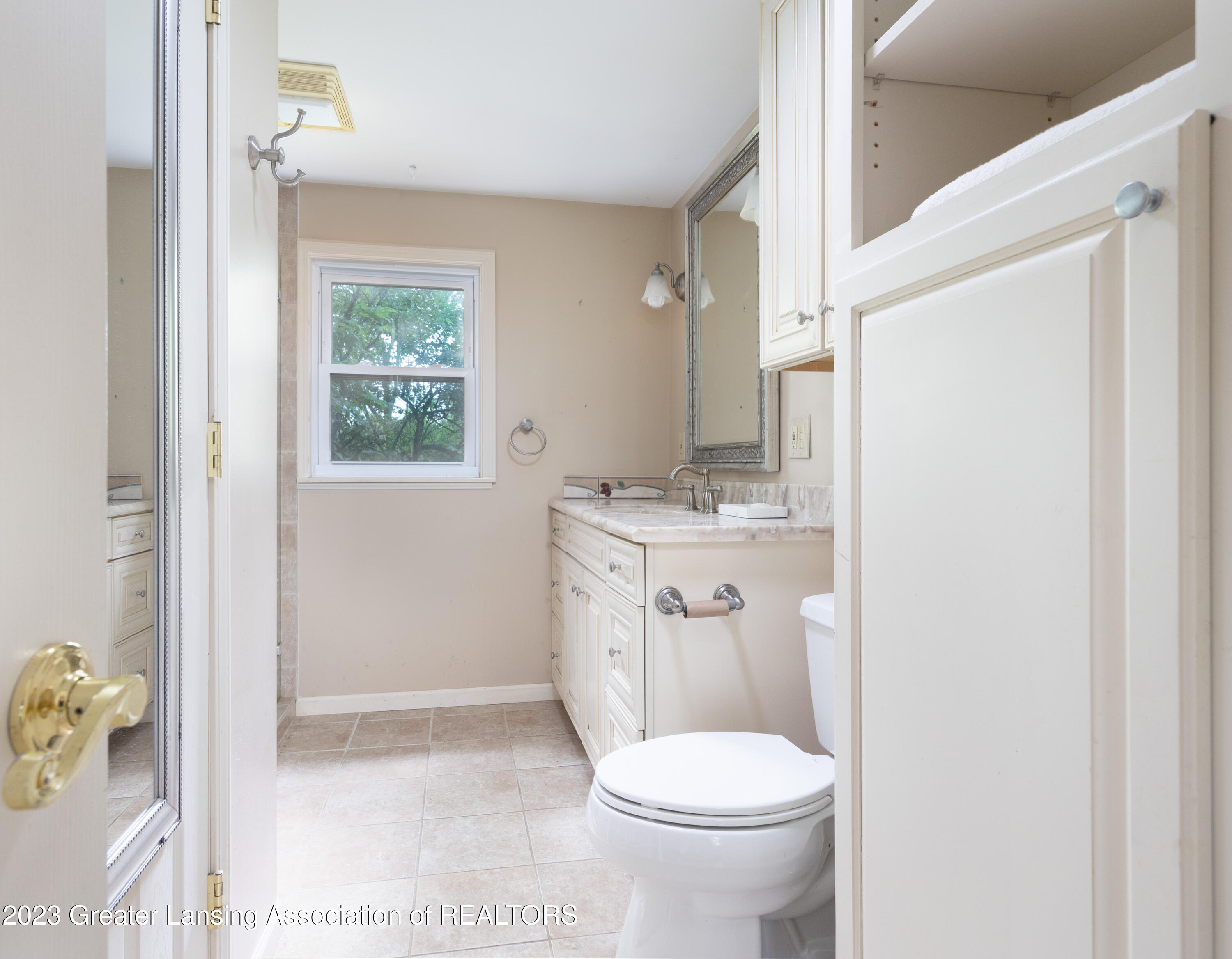 6331 North Seymour Road Owosso, MI 48867 - Photo 16 of 27 Primary Bathroom