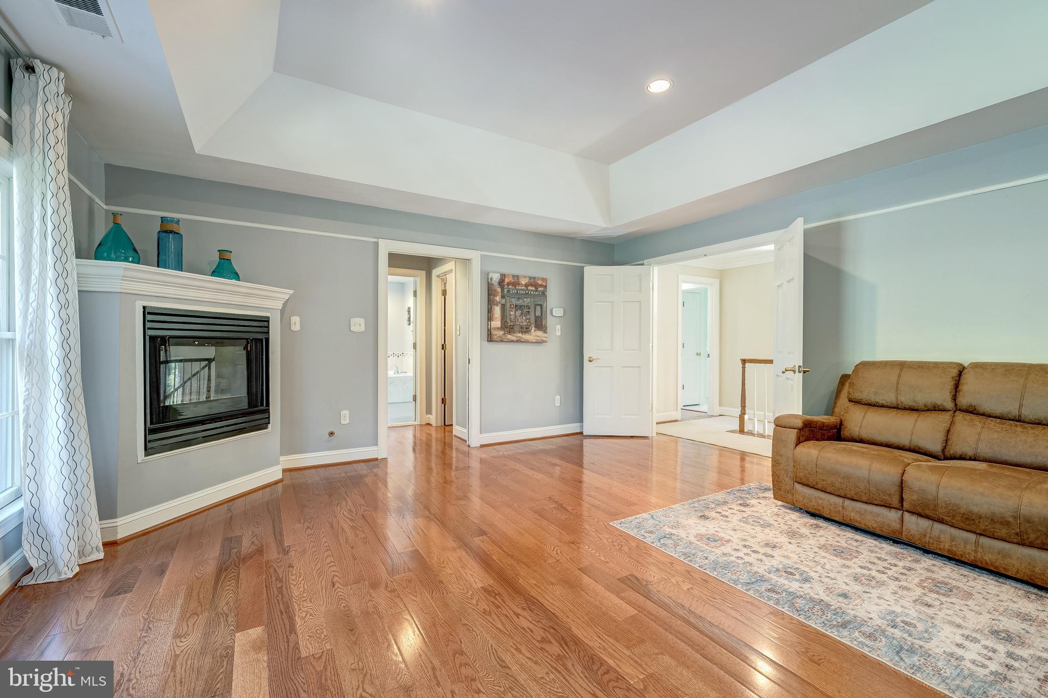 1854 Valley Wood Road McLean, VA 22101 - Photo 33 of 70 PRIMARY BEDROOM PRISTINE HARDWOOD