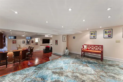 $6,195,000 | 5 Cooper Road, Scarsdale, NY 10583