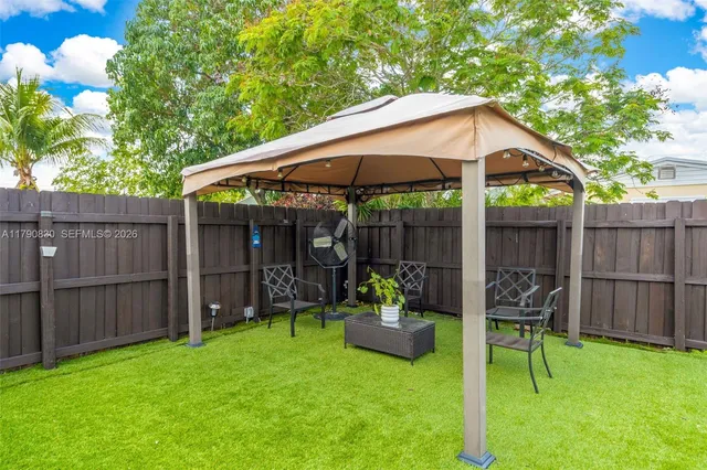 $624,700 | 181 Southwest 76th Terrace, Margate, FL 33068