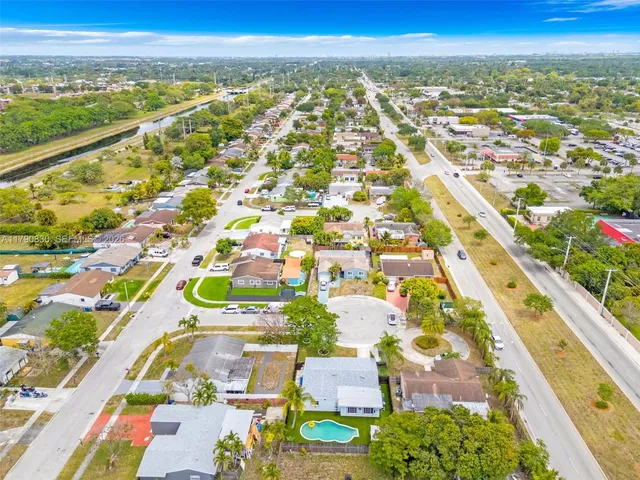 $624,700 | 181 Southwest 76th Terrace, Margate, FL 33068