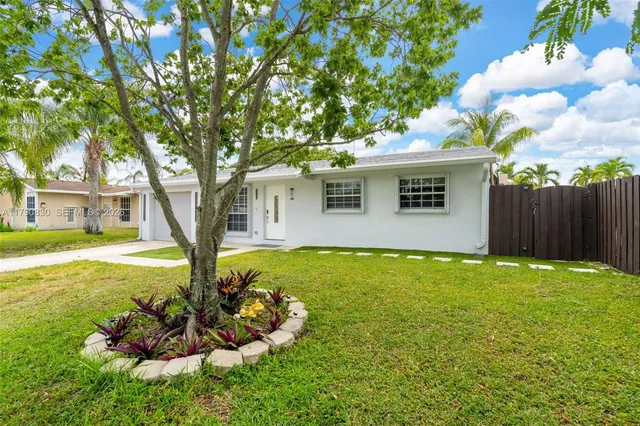 $624,700 | 181 Southwest 76th Terrace, Margate, FL 33068