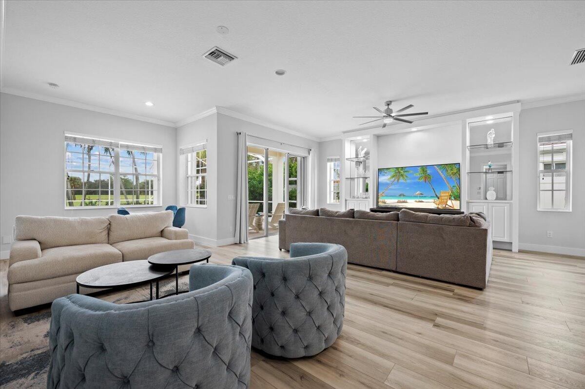 214 Barbados Drive Jupiter, FL 33458 - Photo 12 of 39 12