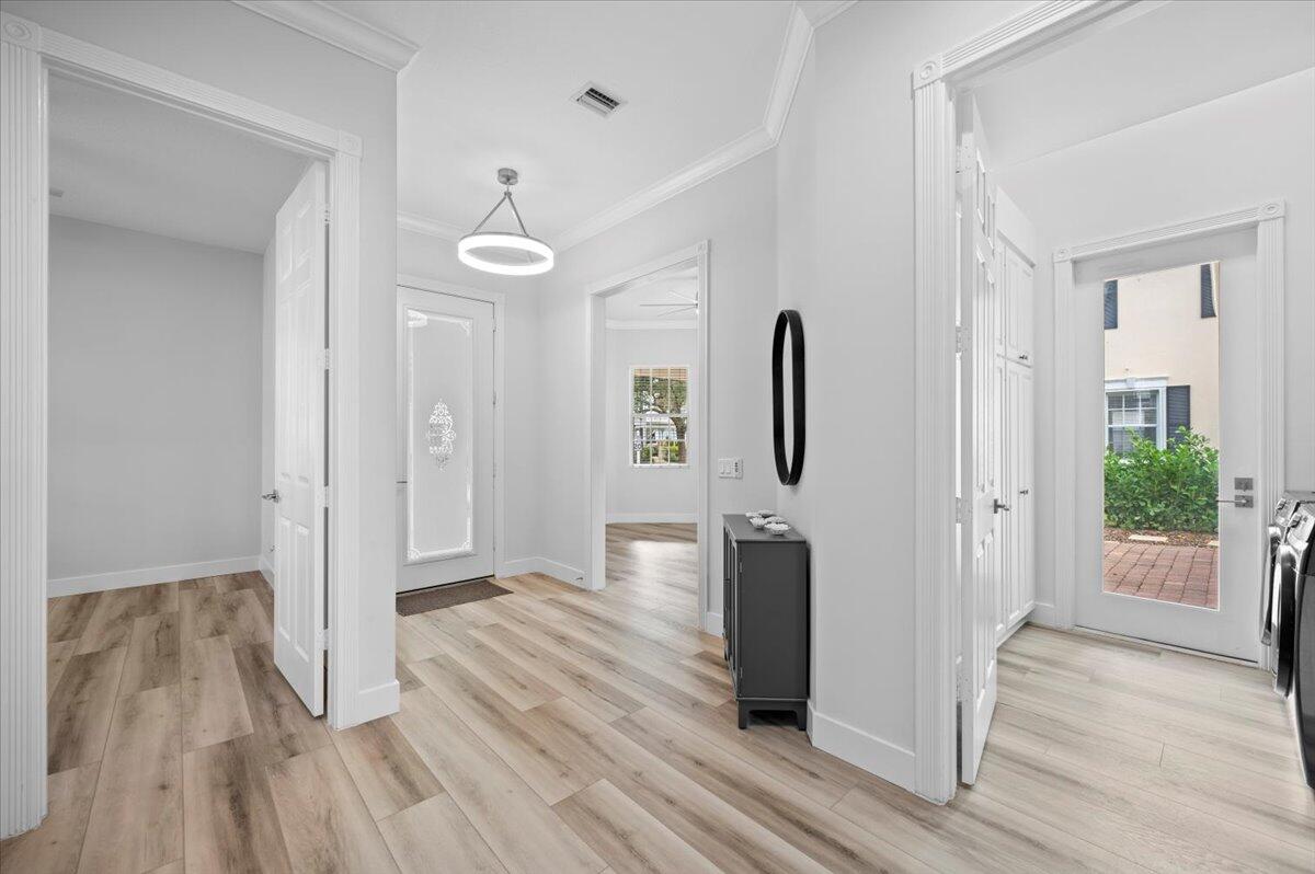 214 Barbados Drive Jupiter, FL 33458 - Photo 5 of 39 5