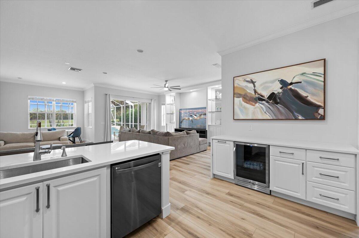 214 Barbados Drive Jupiter, FL 33458 - Photo 9 of 39 9