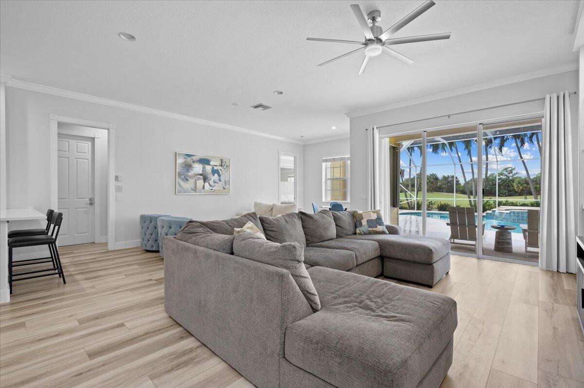 214 Barbados Drive Jupiter, FL 33458 - Photo 10 of 39 10