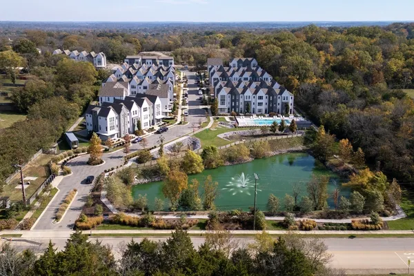 $2,999 | 330 East Village Lane, Nashville, TN 37216