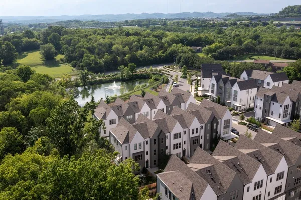 $2,999 | 330 East Village Lane, Nashville, TN 37216