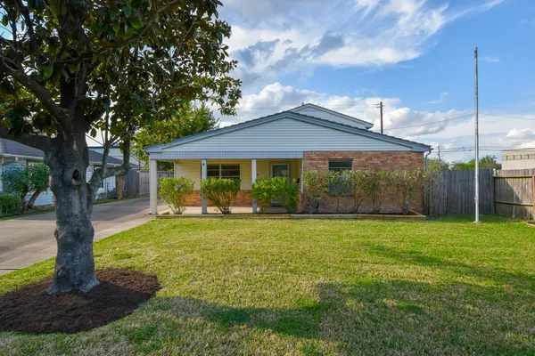 $485,000 | 5508 Jessamine Street, Houston, TX 77081