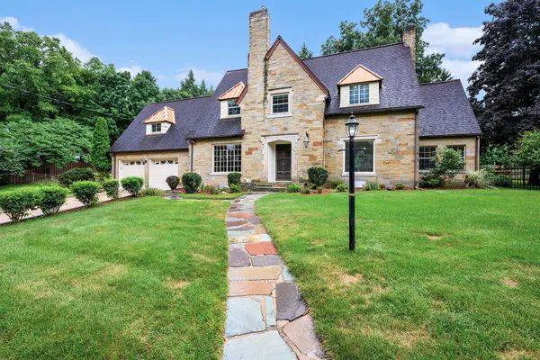 $749,000 | 1761 Chevy Chase Boulevard, Kalamazoo, MI 49008