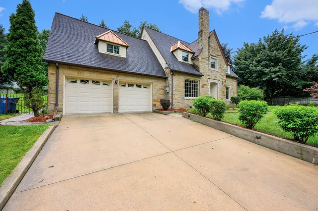 $749,000 | 1761 Chevy Chase Boulevard, Kalamazoo, MI 49008