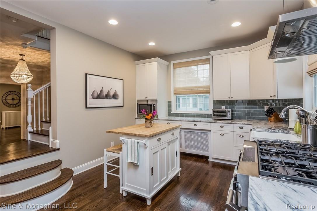 47 Colonial Road Grosse Pointe, MI 48236 - Photo 7 of 57 018-Kitchen-3364206-medium.jpg
