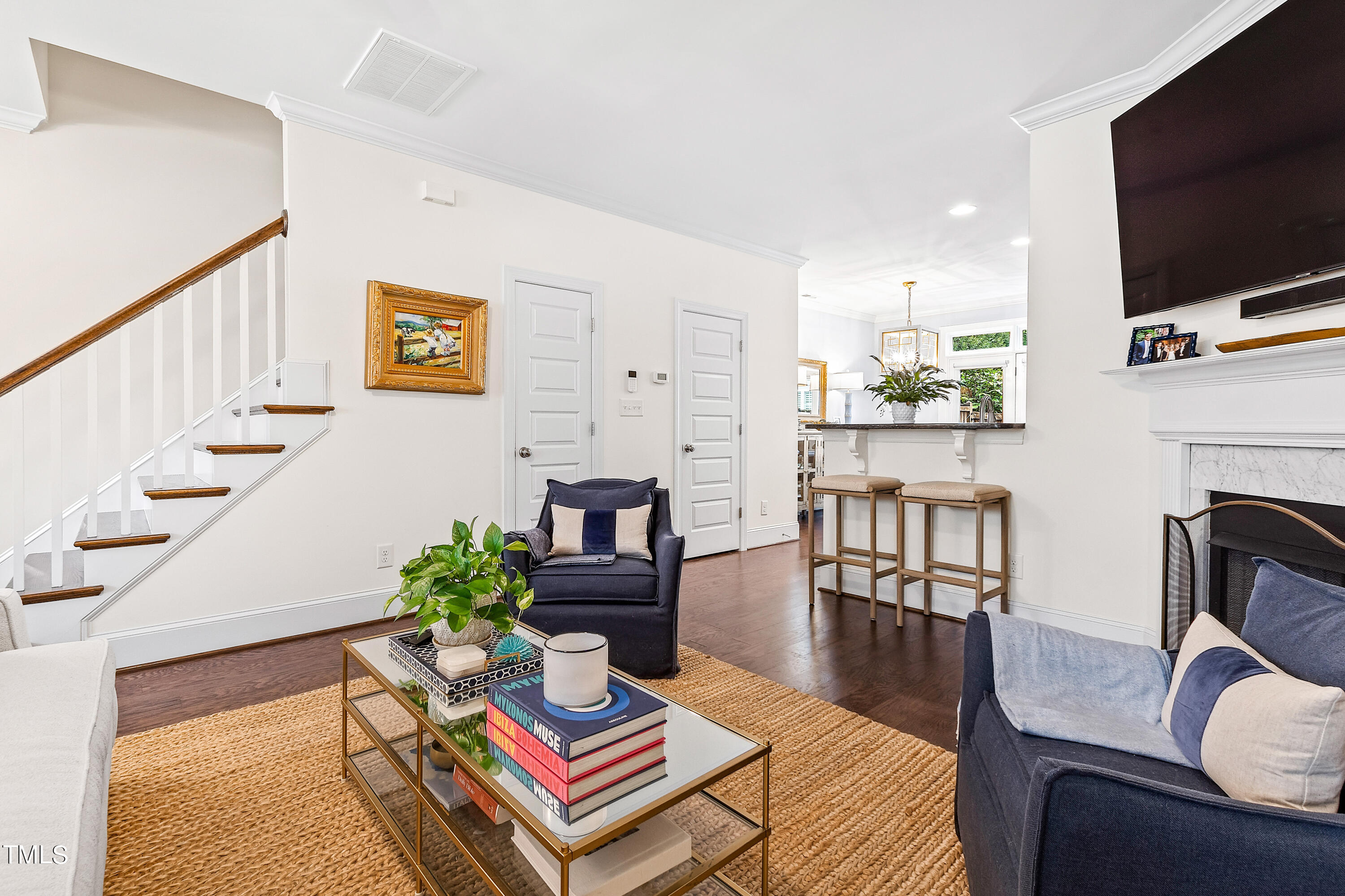 525 Ledbetter Court Raleigh, NC 27608 - Photo 10 of 45 LivingE