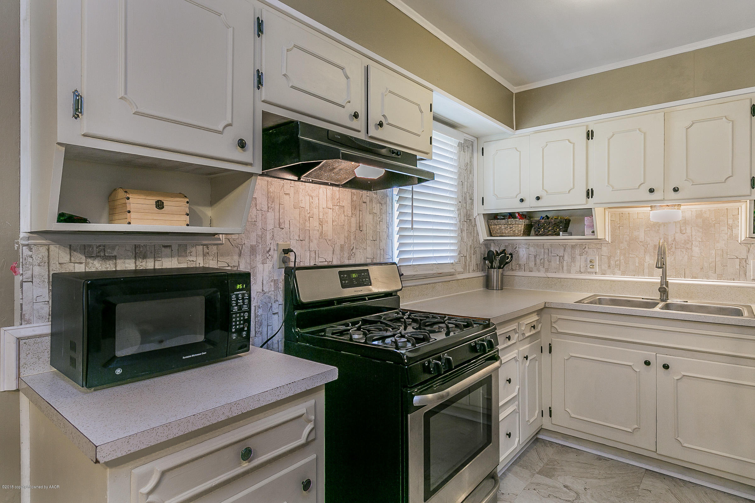 5123 South Bonham Street Amarillo, TX 79110 - Photo 7 of 22 005_Kitchen-2