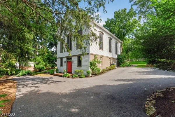 $600,000 | 214 Race Street, Pittstown, NJ 08867