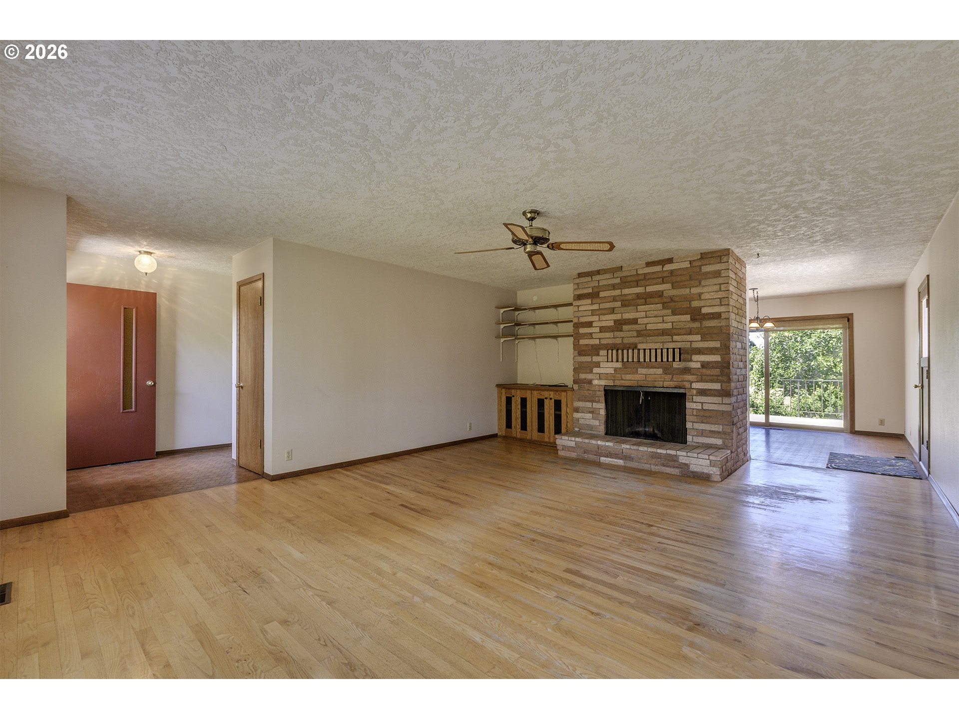 8415 Southwest River Road Hillsboro, OR 97123 - Photo 6 of 39 Gallery Image 6