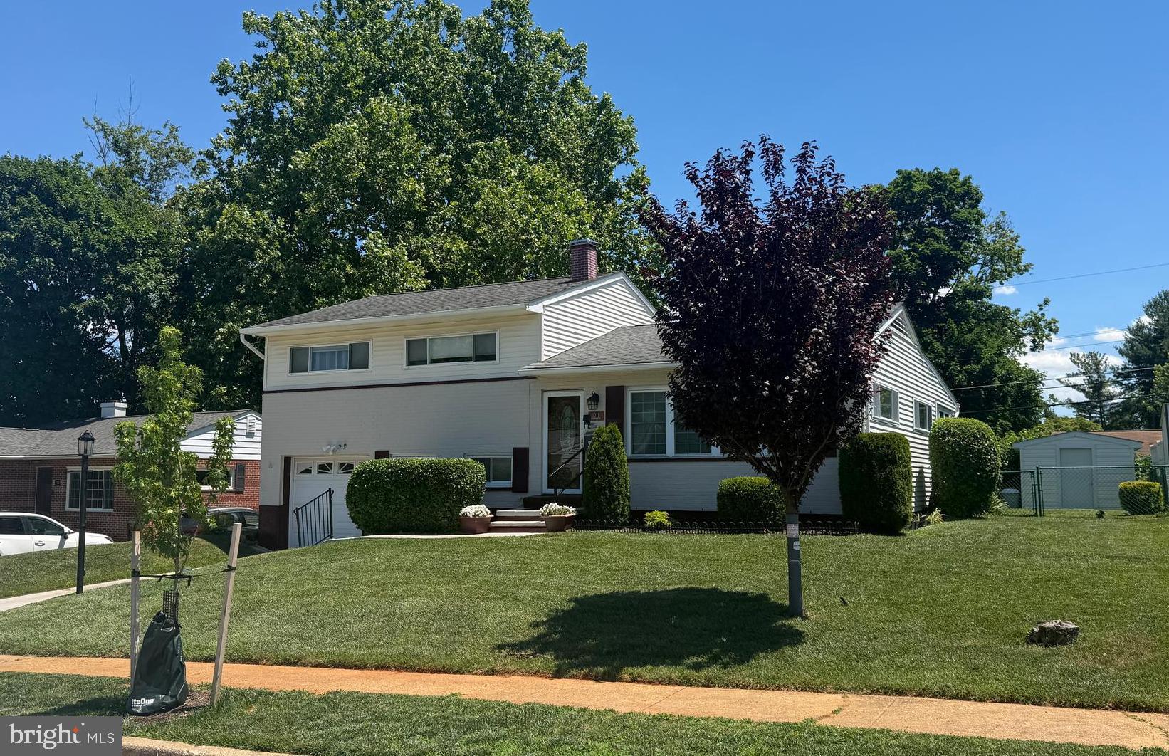 1011 Marksworth Road Catonsville, MD 21228 - Photo 2 of 14 Tastefully Landscaped Home