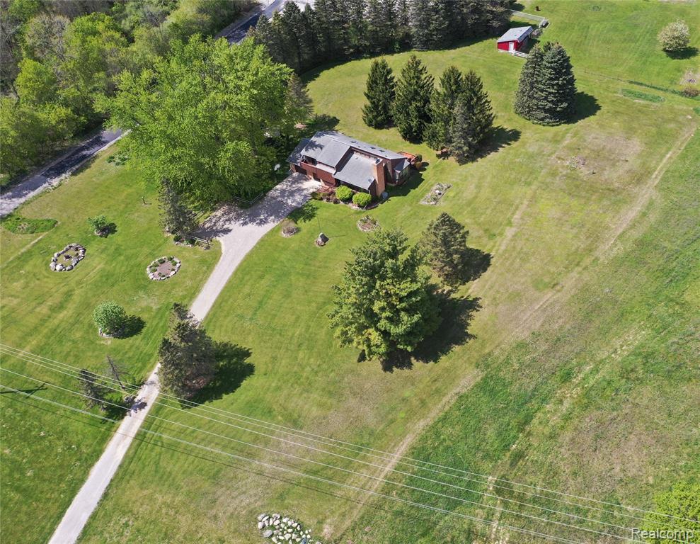 2725 Cooley Lake Road Highland, MI 48356 - Photo 5 of 63