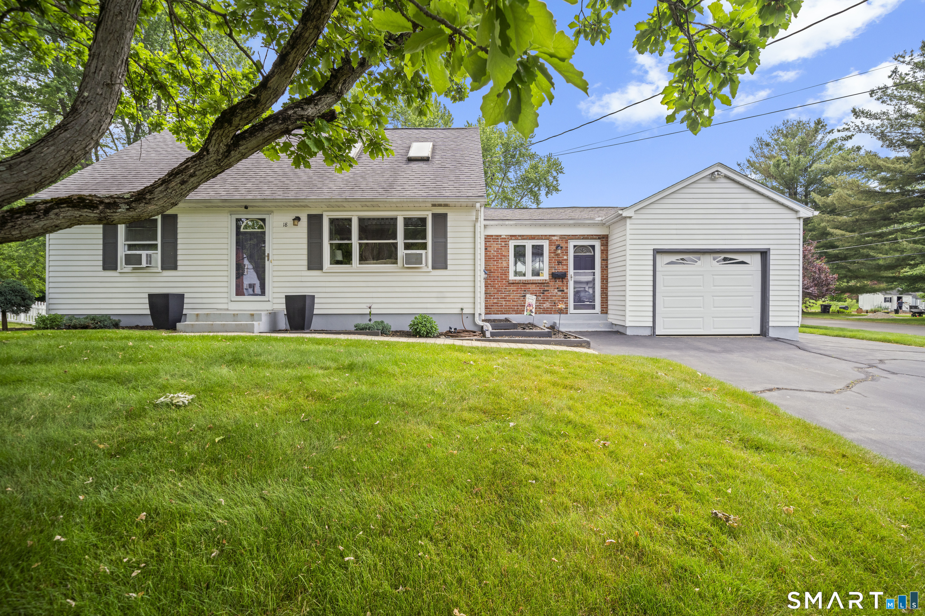 18 Bess Road Enfield, CT 06082 - Photo 1 of 27