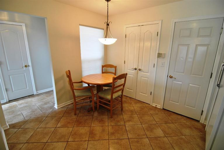 7279 Ridge Edge Court Florence, KY 41042 - Photo 5 of 27 Gallery Image 5