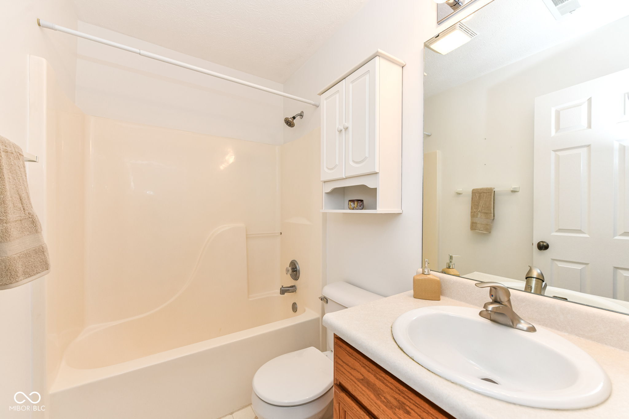 9237 Crossing Drive Fishers, IN 46037 - Photo 12 of 16 Gallery Image 12