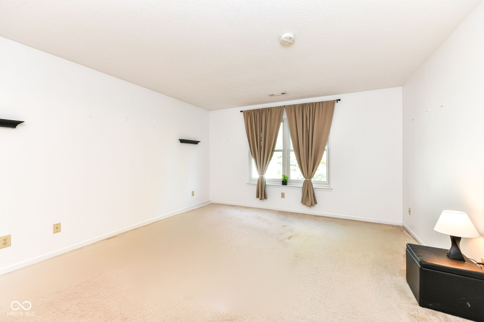 9237 Crossing Drive Fishers, IN 46037 - Photo 9 of 16 Gallery Image 9