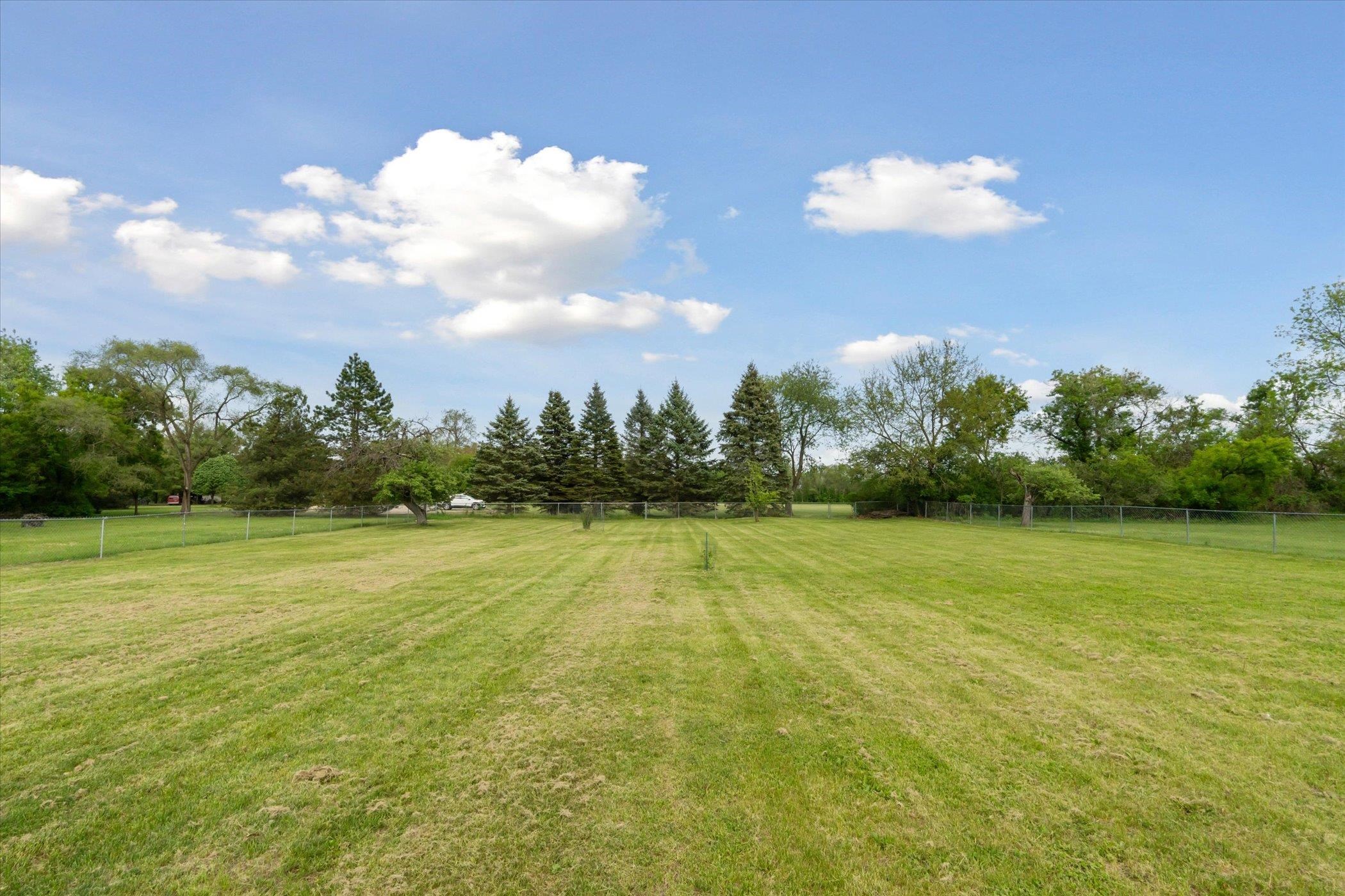 1497 Parke Street Rochester, MI 48307 - Photo 31 of 33 50175169-09128d5d-9f12-40bf-8e88-6547e21cb8a8.JPG