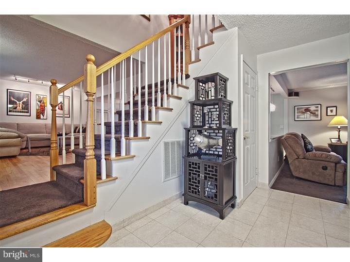 52 Bolton Road Hamilton, NJ 08610 - Photo 3 of 24 Foyer