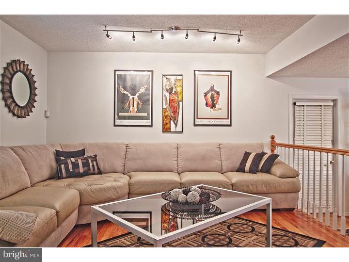 52 Bolton Road Hamilton, NJ 08610 - Photo 5 of 24 Living Room